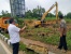 Bertruk-truk Sampah Menyumbat Drainase Depan Indomobil Diangkut